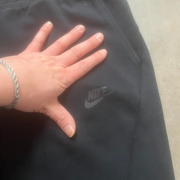 Nike tech fleece men's black joggers casual sweatpant relax L - Picture 2 of 7